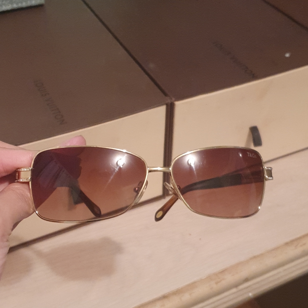 SOLD !!!! Tiffany & Co. Sunglasses - Picture 3 of 4